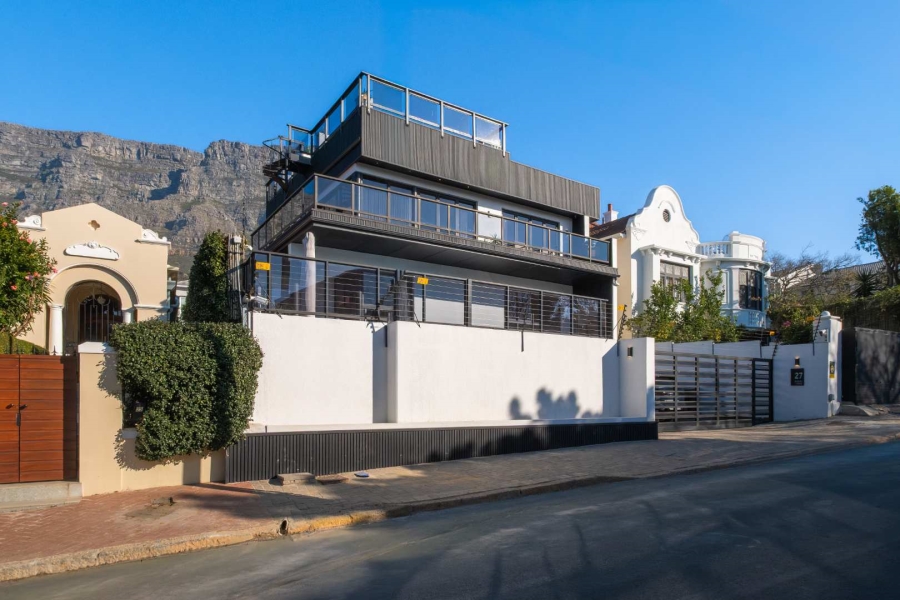 7 Bedroom Property for Sale in Oranjezicht Western Cape